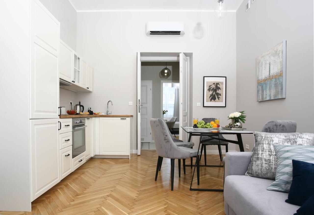 Gem Apartment By Castle Krakkó Kültér fotó